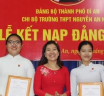 Chi bộ trường THPT Nguyễn An Ninh: Kết nạp Đảng cho học sinh lớp 12